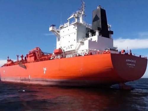 На прибывшем из Бельгии в РФ газовозе нашли под корпусом мины (ВИДЕО)