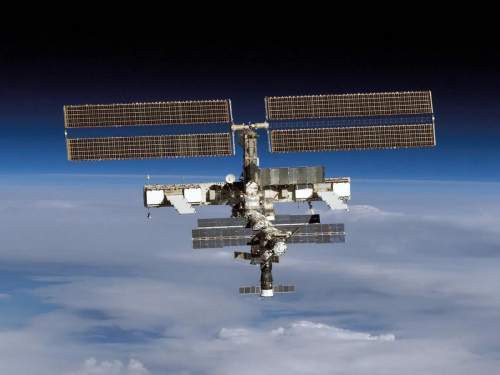 Пока космонавты РФ искали утечку, NASA готовило эвакуацию астронавтов с МКС Пока космонавты РФ искали утечку, NASA готовило эвакуацию астронавтов с МКС