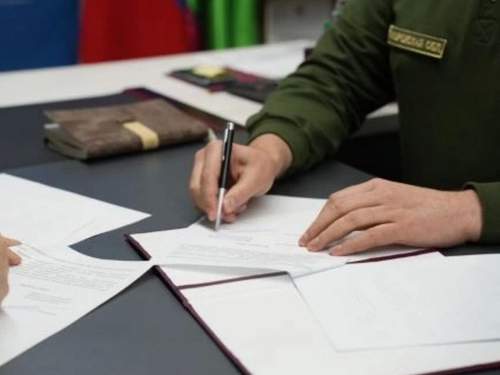 «Такой документ могут купить»: депутата, заявившего об участии в СВО, потребовали проверить «Такой документ могут купить»: депутата, заявившего об участии в СВО, потребовали проверить