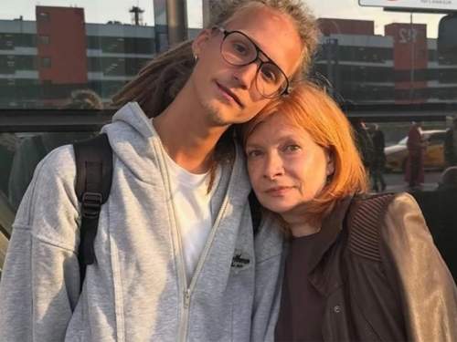 Мама Децла заступилась за внука после скандала с квартирой Мама Децла заступилась за внука после скандала с квартирой