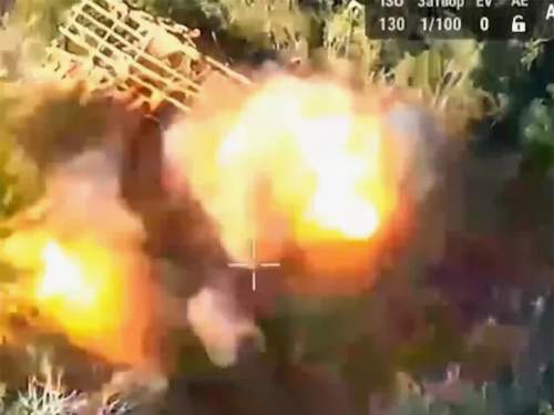 43 дрона поразили мост под Харьковом — момент удара попал на видео (ВИДЕО) 43 дрона поразили мост под Харьковом — момент удара попал на видео (ВИДЕО)