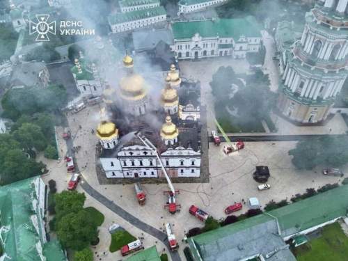 Зеленский обвинил РФ в ударе по лавре, но эксперты нашли детали — они «не бьются» Зеленский обвинил РФ в ударе по лавре, но эксперты нашли детали — они «не бьются»