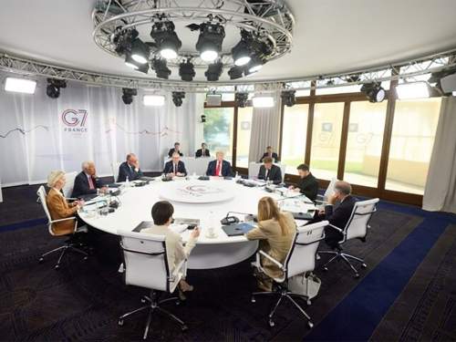 Елисейский дворец опубликовал видео с G7 под российскую песню «Капибара» (ВИДЕО) Елисейский дворец опубликовал видео с G7 под российскую песню «Капибара» (ВИДЕО)