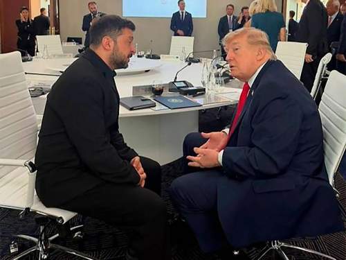 Трамп демонстративно прошёл мимо Зеленского на G7 — момент попал на видео (ВИДЕО) Трамп демонстративно прошёл мимо Зеленского на G7 — момент попал на видео (ВИДЕО)
