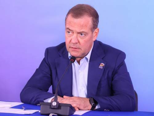 Медведев назвал недопустимое для России действие в отношении Киева Медведев назвал недопустимое для России действие в отношении Киева
