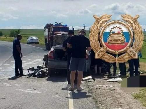 Шесть человек погибли в ДТП с двумя легковыми автомобилями в Саратовской области Шесть человек погибли в ДТП с двумя легковыми автомобилями в Саратовской области