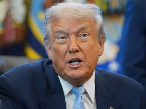 &laquo;Мы что, сумасшедшие?&raquo;: Трамп поглумился над трансгендерами в женском спорте