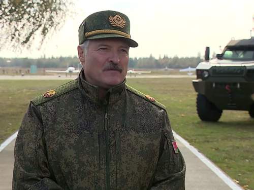 Лукашенко надолго покидает Белоруссию на фоне эскалации у границы с Украиной Лукашенко надолго покидает Белоруссию на фоне эскалации у границы с Украиной