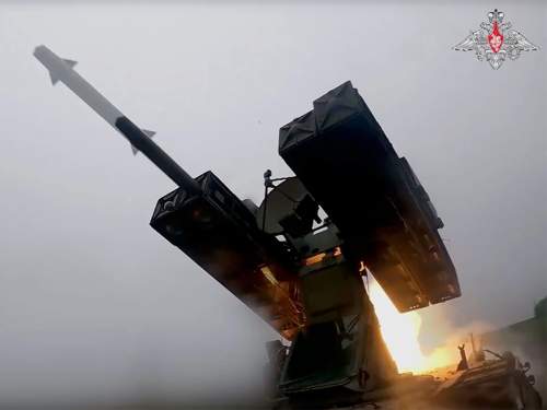 ПВО РФ сбила дальнобойную баллистическую ракету ВСУ, похожую на «Искандер» ПВО РФ сбила дальнобойную баллистическую ракету ВСУ, похожую на «Искандер»