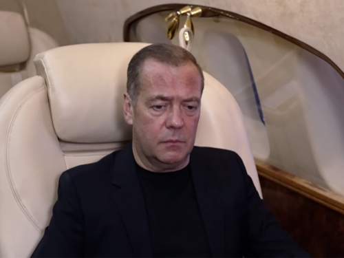 Медведев заявил о «термоядерном оружии» Ирана и риске блокировки мировых поставок через проливы