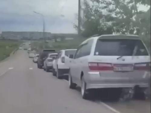 В Чите мужчину оштрафовали за мат в очереди на АЗС: конфликт из-за бензина дошёл до суда (ВИДЕО) В Чите мужчину оштрафовали за мат в очереди на АЗС: конфликт из-за бензина дошёл до суда (ВИДЕО)